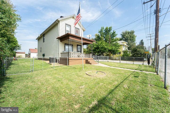 Property Photo:  926 Church Street  MD 21225 