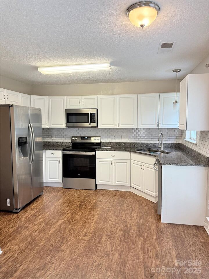 Property Photo:  10630 Northwoods Forest Drive  NC 28214 