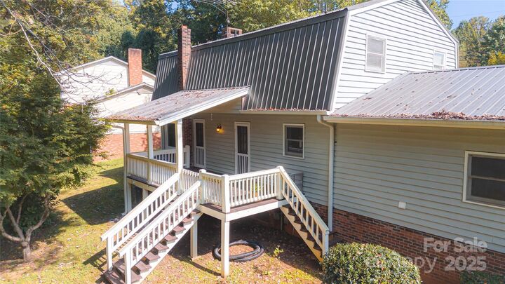 Property Photo: 307 Maplewood Drive NC 28655