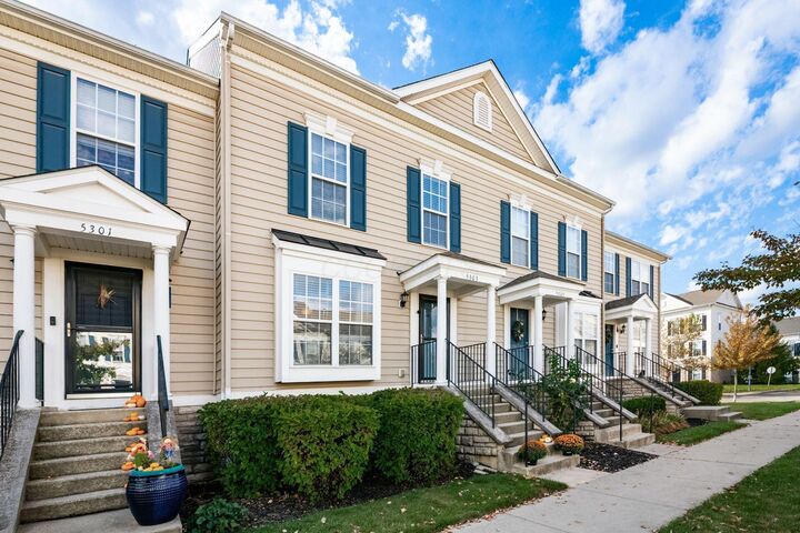 Property Photo:  5303 Royal Arch Cascade Drive  OH 43016 