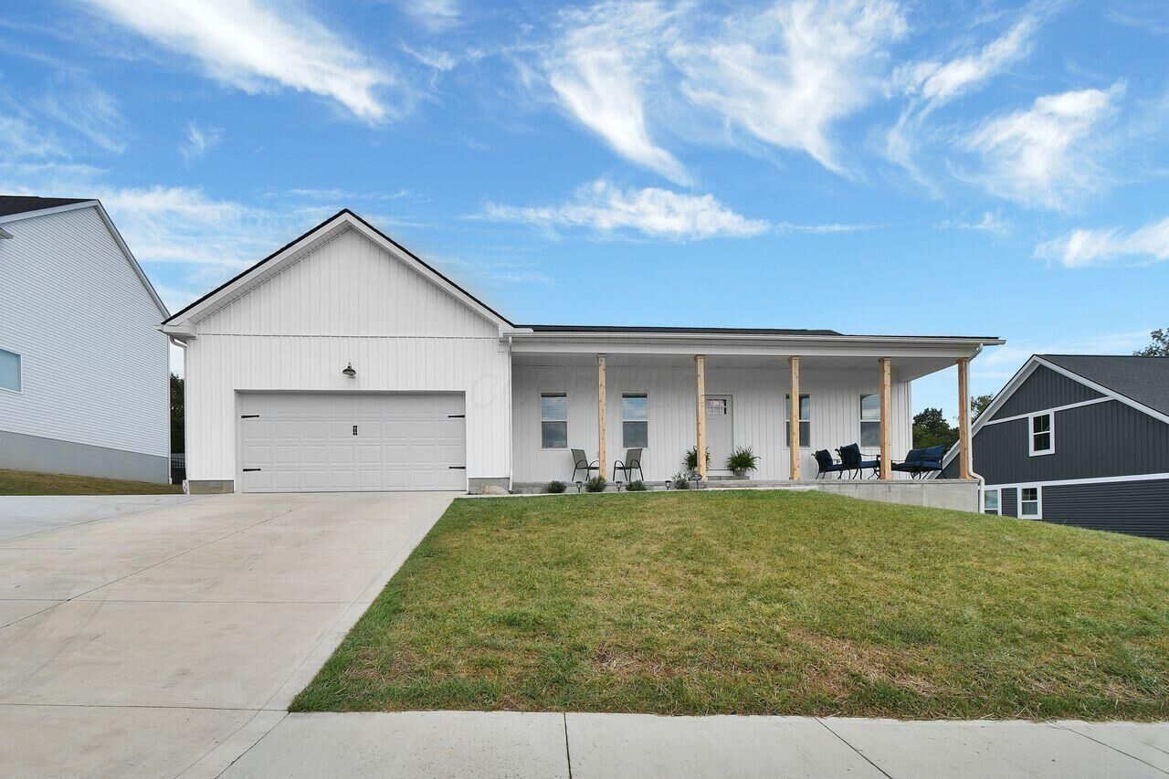 Property Photo:  2128 Ava Lane  OH 43055 