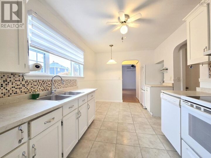 Photo de la propriété:  27 Central Avenue  NS B4H 2Y8 