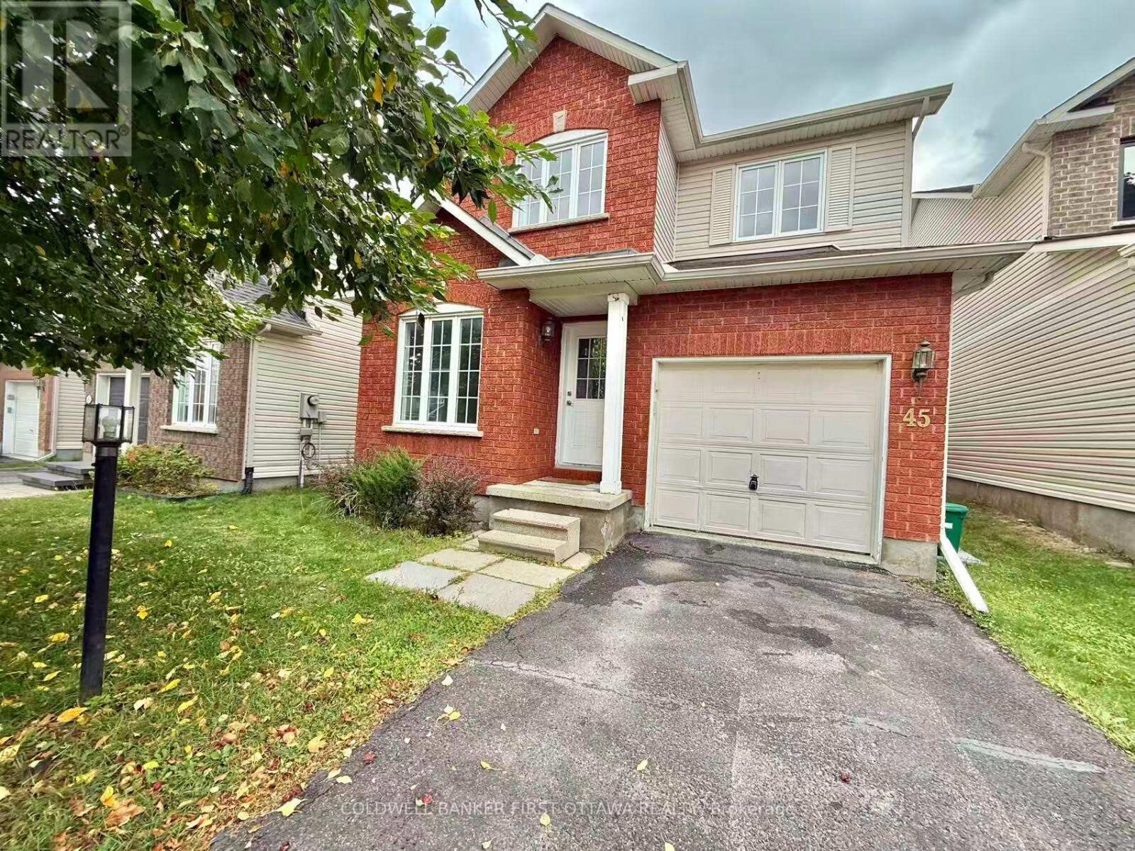 Property Photo:  45 Rodeo Drive North  ON K2J 4Z5 