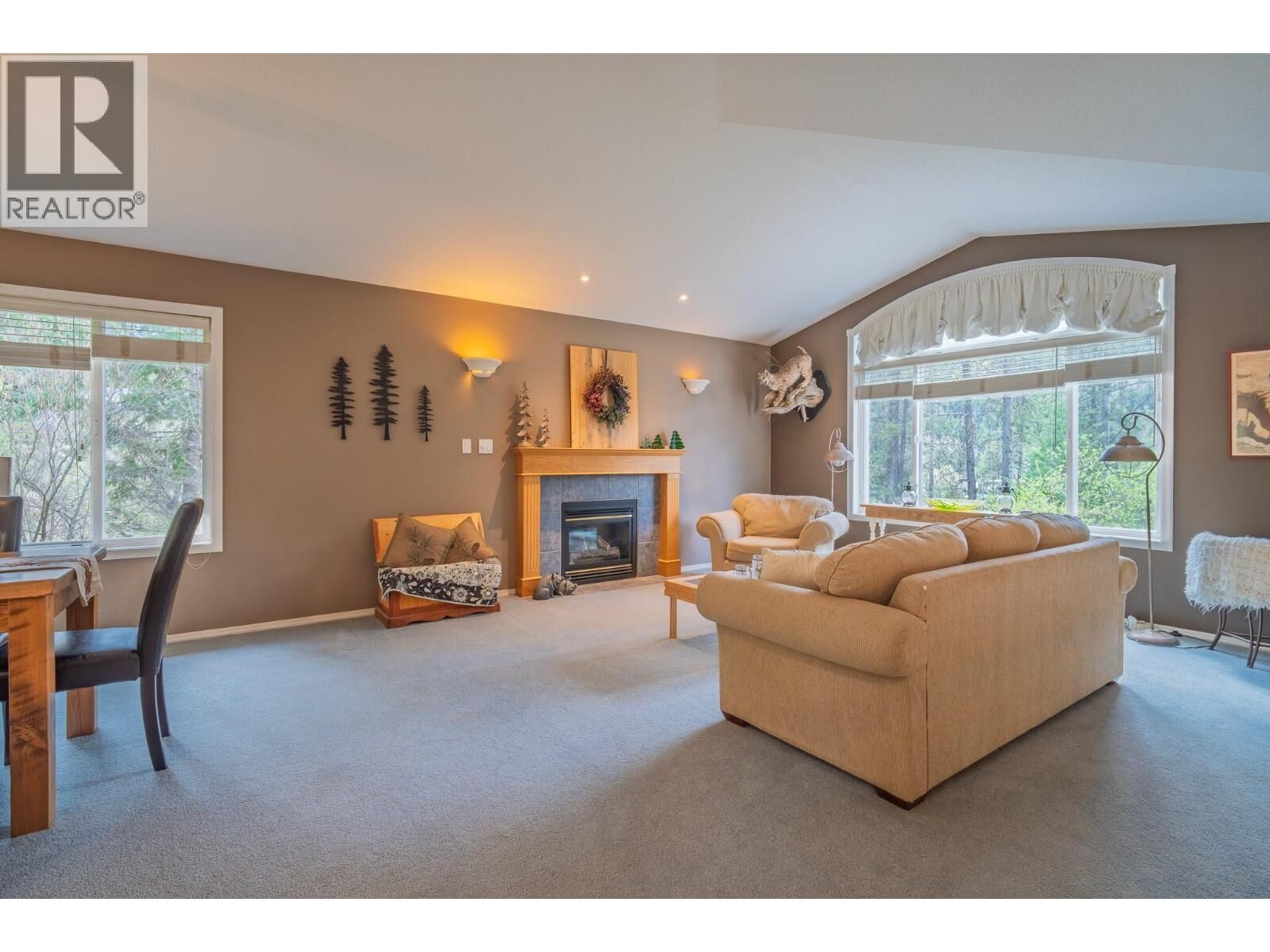 Property Photo:  610 Strathmore Avenue  BC V0H 1J0 