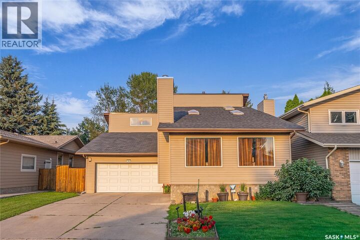 Property Photo:  362 Costigan Crescent  SK S7J 3P3 