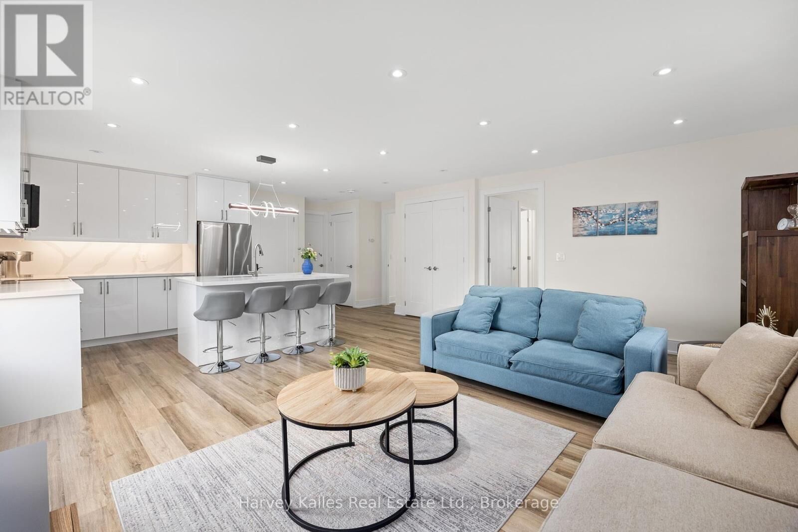 Property Photo:  297 Seventh Street Unit B  ON L9Y 2B2 