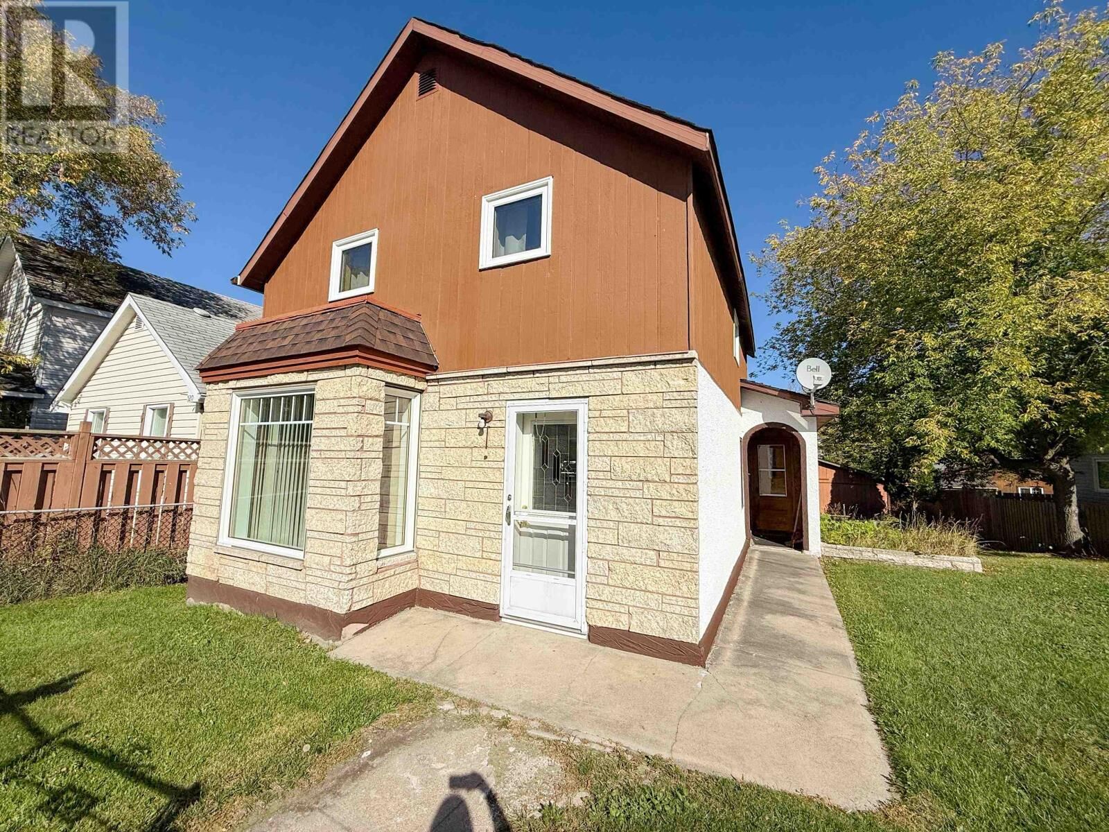 Property Photo:  522 & 528 Second Street South  ON P9N 1G8 