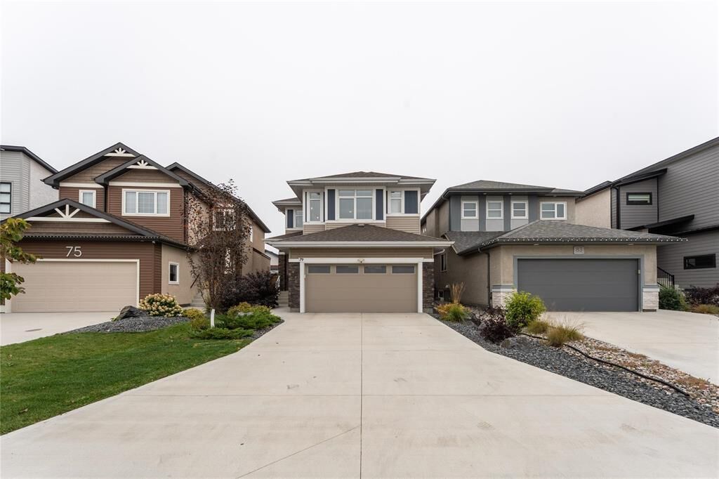 Property Photo:  79 Crestmont Drive  MB R3X 0R9 
