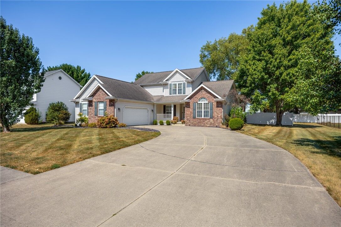 Property Photo: 914 Northwood Drive IL 62401