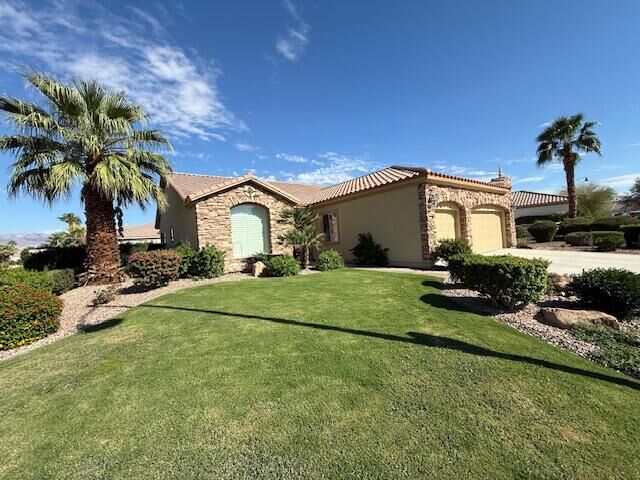 Property Photo:  40398 Calle Santa Anita  CA 92203 