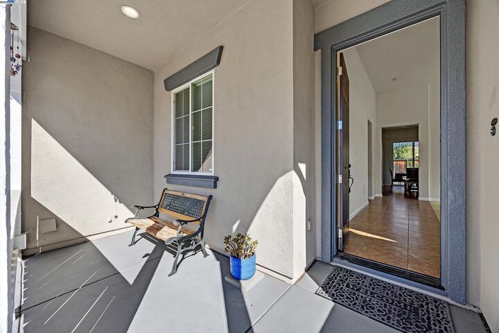Property Photo:  655 Ray St  CA 94513 