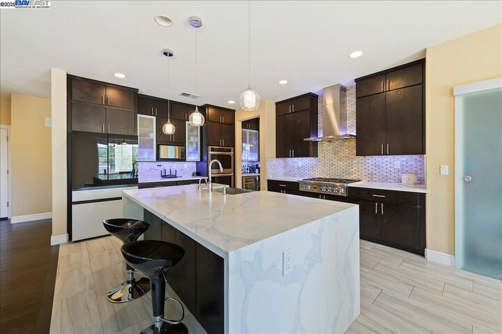 Property Photo:  3055 Hastings Way  CA 94582 