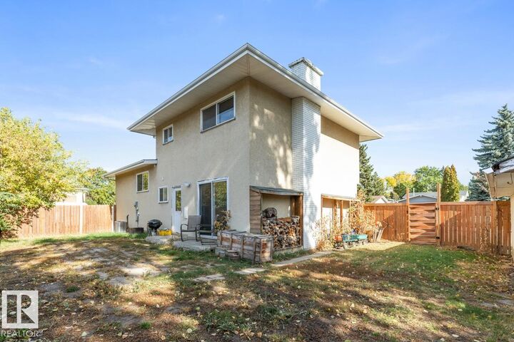 Property Photo:  121 Georgian Way  AB T8A 2W3 