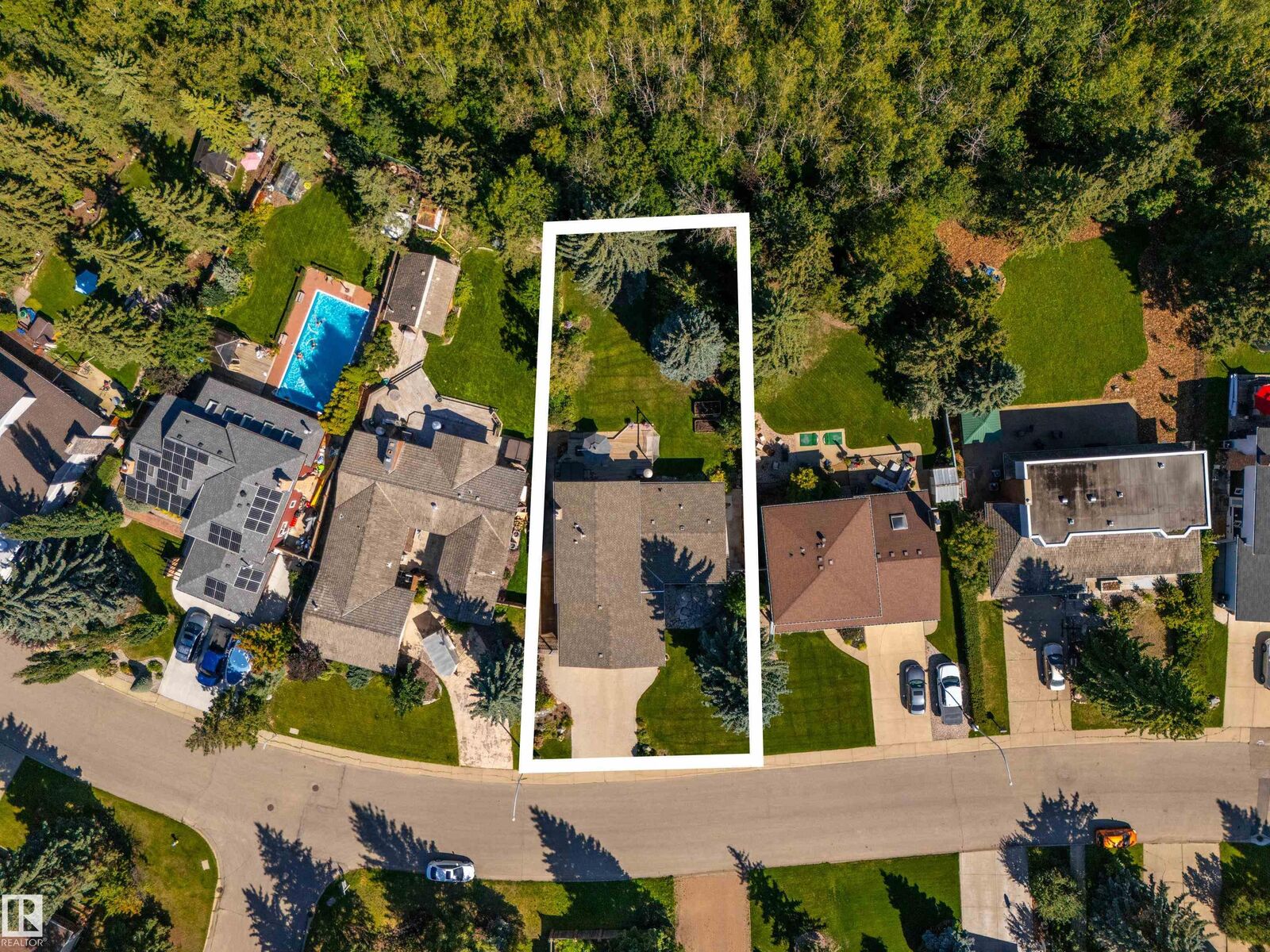 Property Photo:  279 Westridge Road NW  AB T5T 1C2 