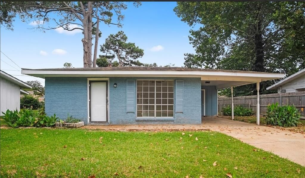 Property Photo:  3508 Felker Street  LA 71301 