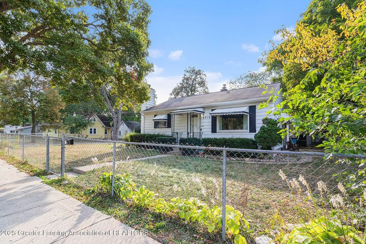 Property Photo:  4218 Donald Street  MI 48910 
