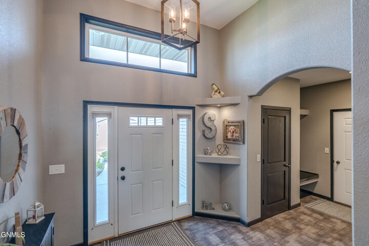 Property Photo:  3902 Meridian Drive  ND 58504 