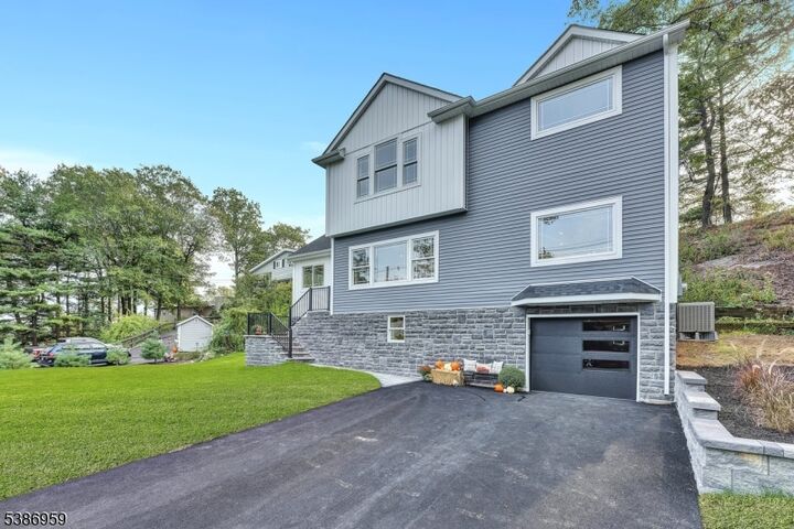 Property Photo:  94 Upper High Crest Dr  NJ 07480 