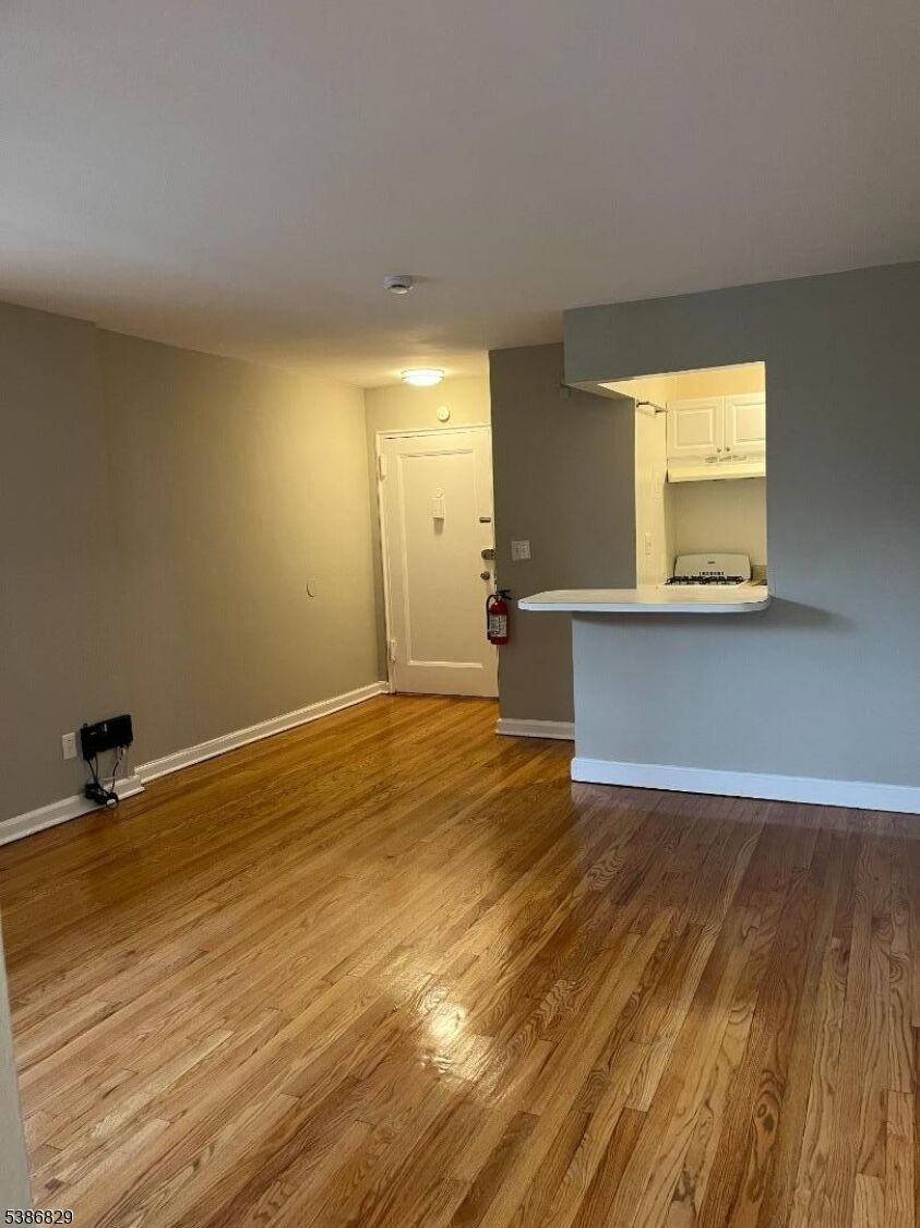 Property Photo: 258 S Orange Ave 1A NJ 07079