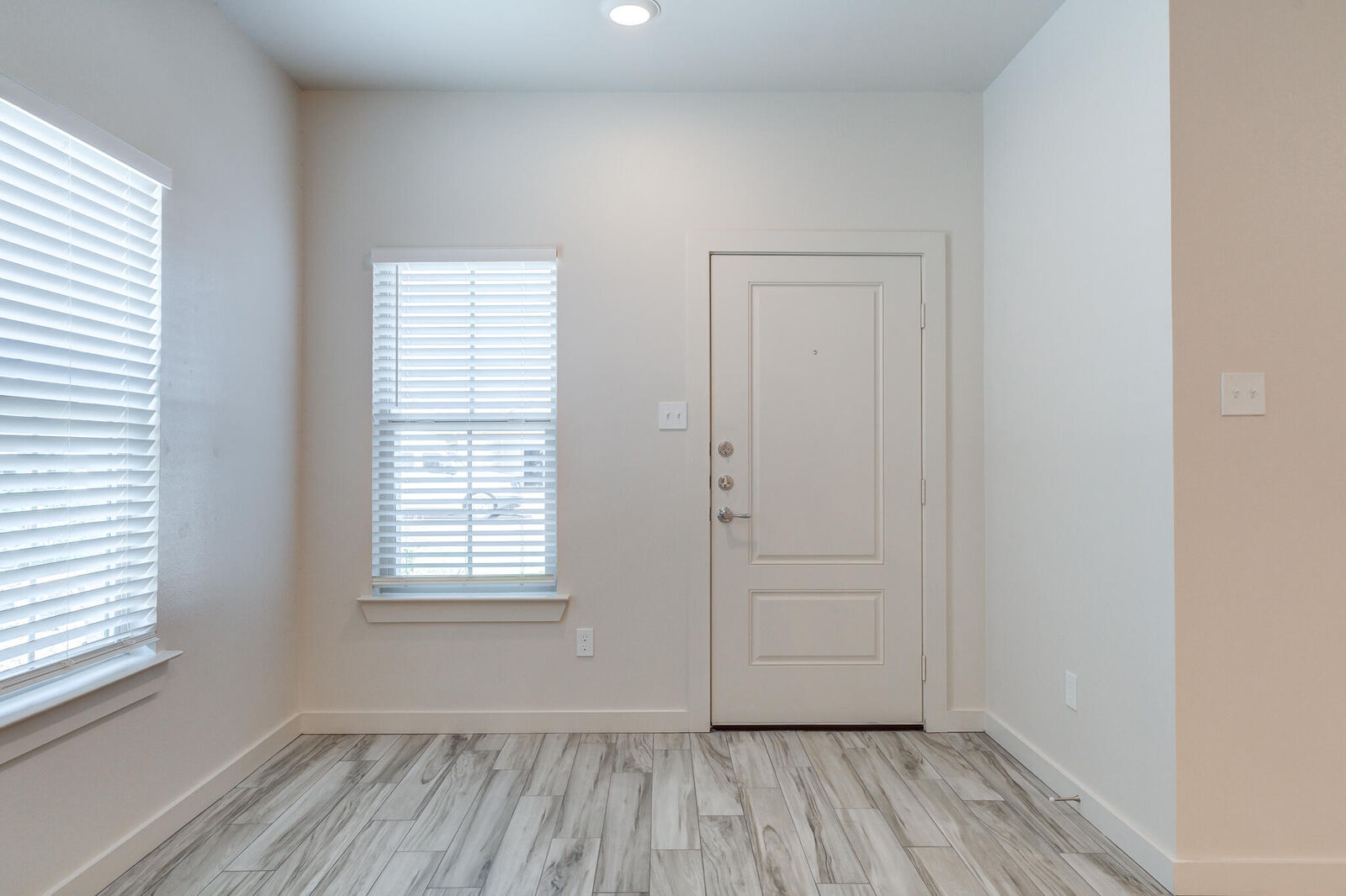 Property Photo:  1111-1115 N 7th Street  TX 79382 