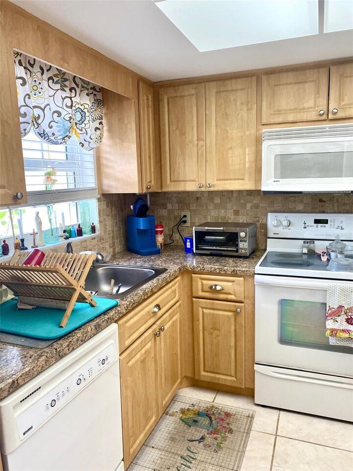 Property Photo:  1656 S Lake Avenue 3  FL 33756 