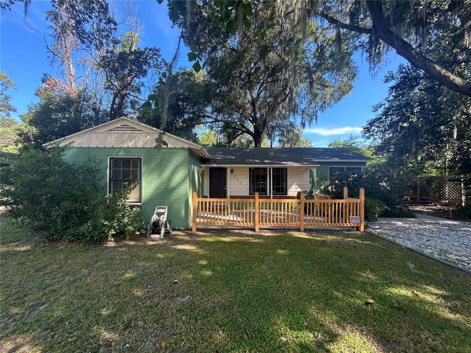 Property Photo:  902 NW 24th Avenue  FL 32609 