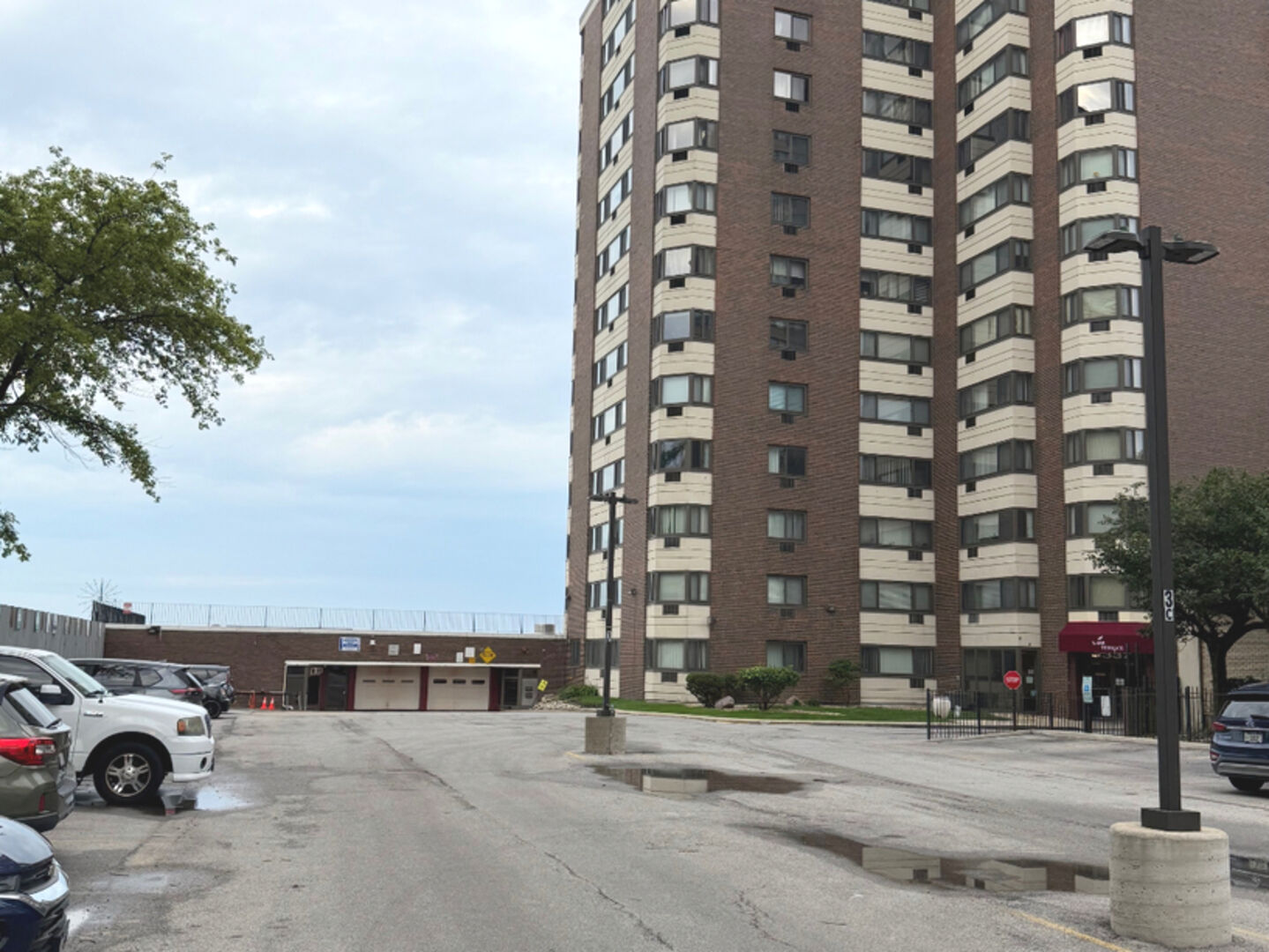 Property Photo:  7337 S South Shore Drive 904  IL 60649 