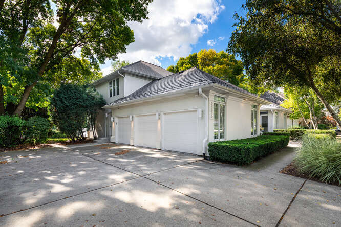 Property Photo: 2255 Palmer Circle IL 60564