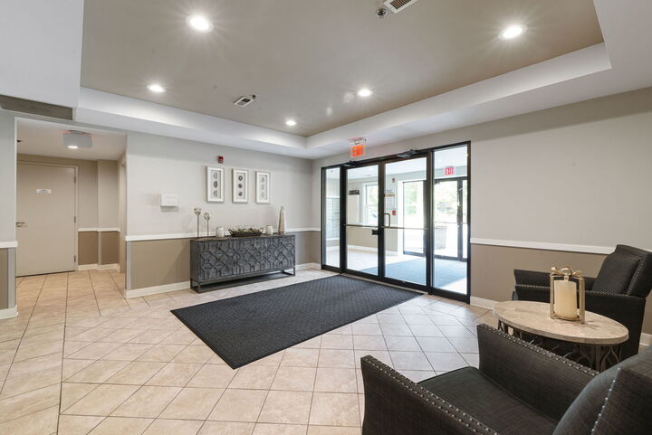 Property Photo:  125 Lakeview Drive 406  IL 60108 
