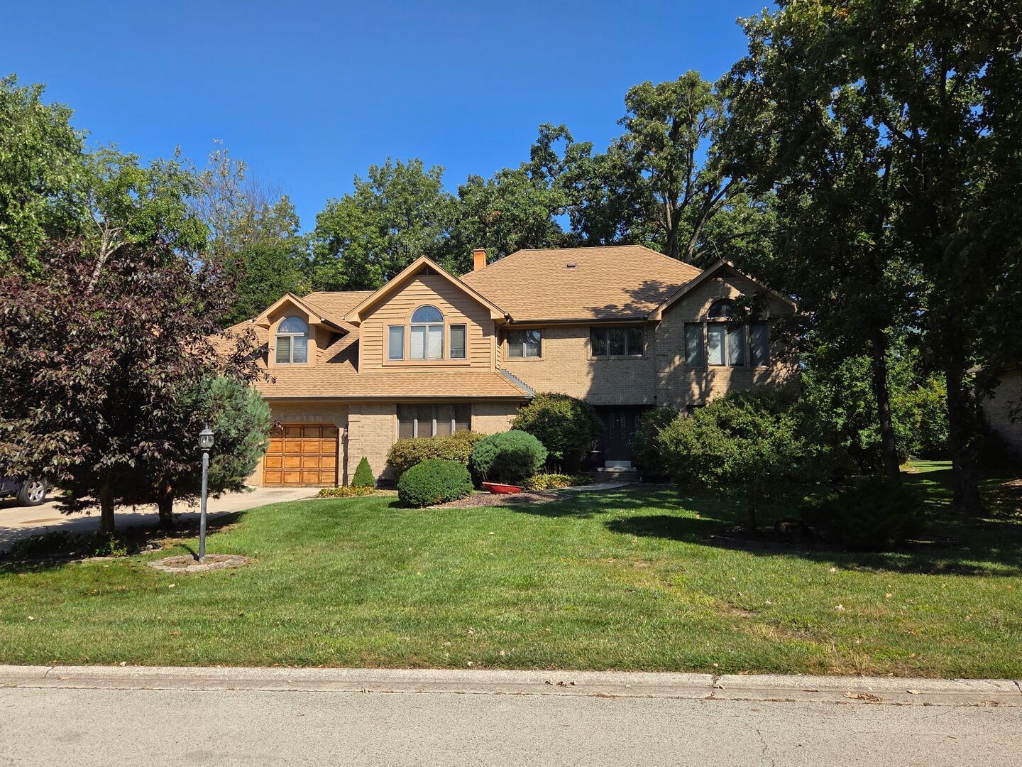 Property Photo: 2450 Saint Andrews Drive IL 60461