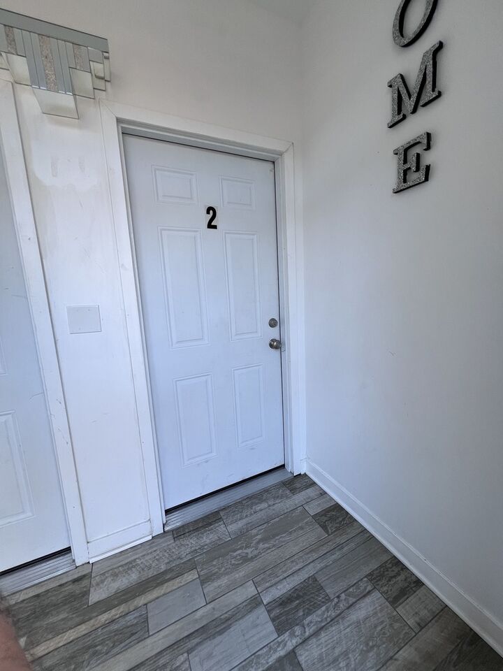 Property Photo: 6402 S Eberhart Avenue 2S IL 60637