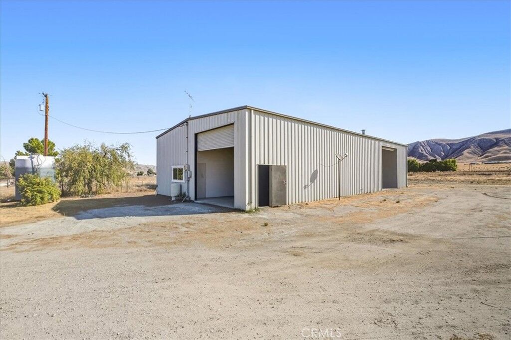 Property Photo:  485 S 8 Th Street  CA 93461 