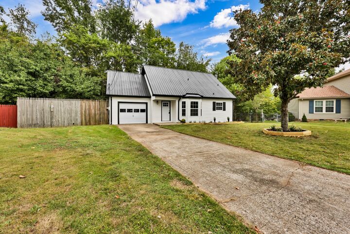 Property Photo: 1588 Barrett Dr TN 37043