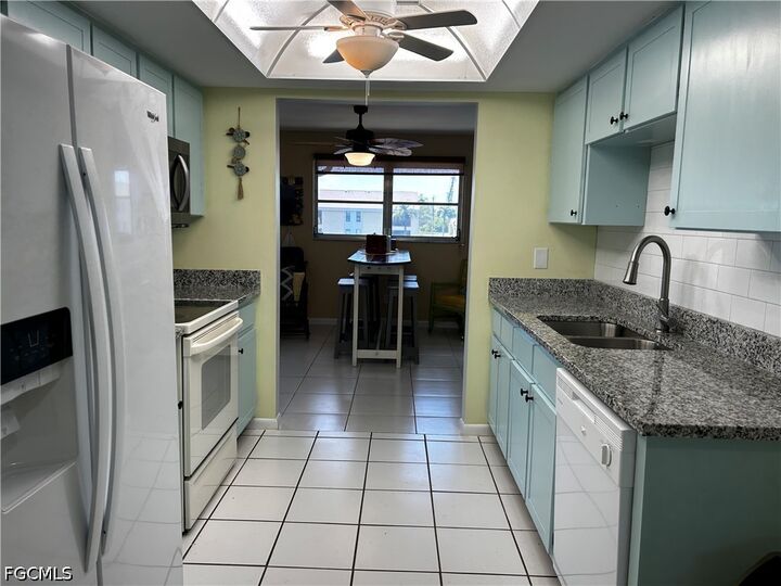 Property Photo:  3612 SE 12th Avenue 6  FL 33904 