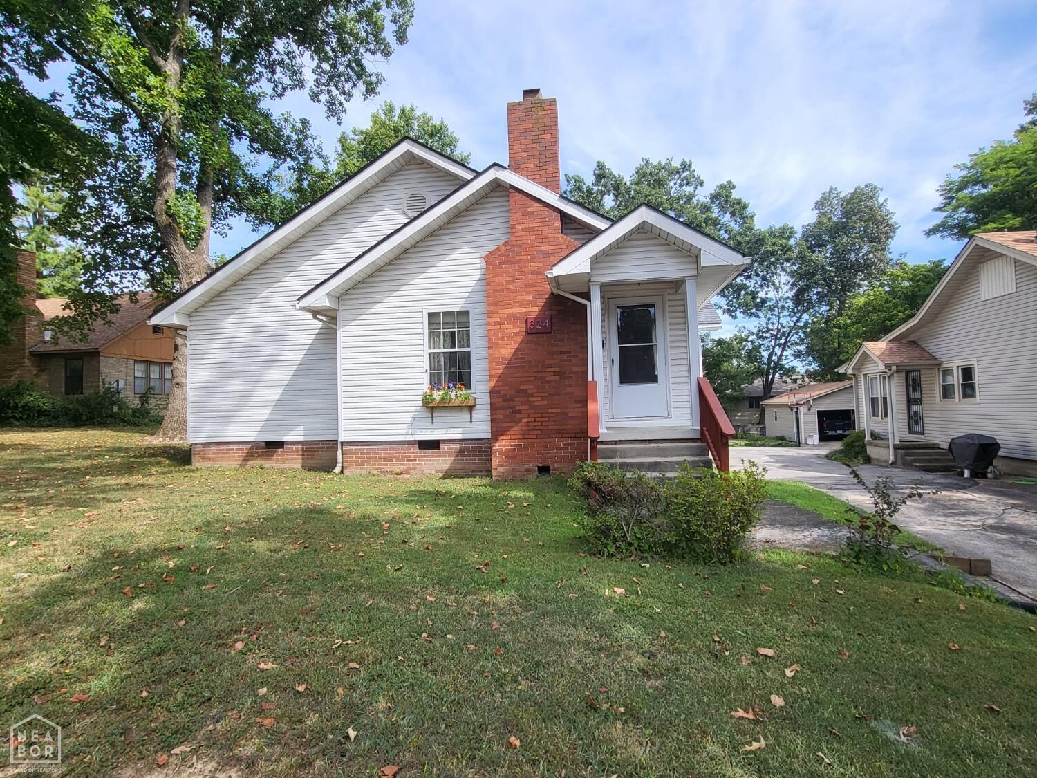 Property Photo:  324 E Nettleton  AR 72401 