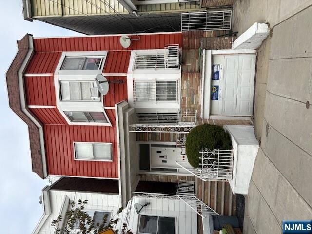Property Photo:  222 47th Street 1st Floor  NJ 07087 