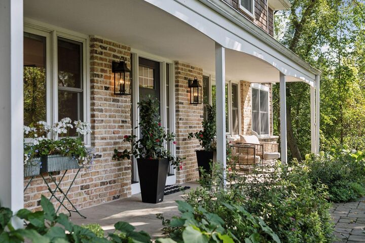 Property Photo:  1912 Highcrest Drive  MN 55391 