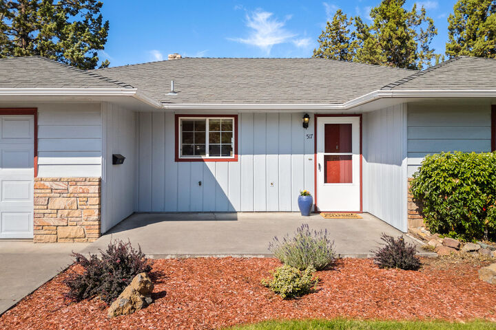 Property Photo:  517 NW Canyon Drive  OR 97756 