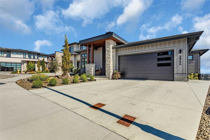 Property Photo:  3044 Shaleview Drive  BC V4T 3L6 