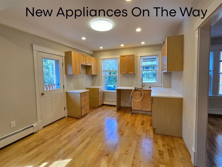 Property Photo:  8-10 Chatham St 4  MA 02139 