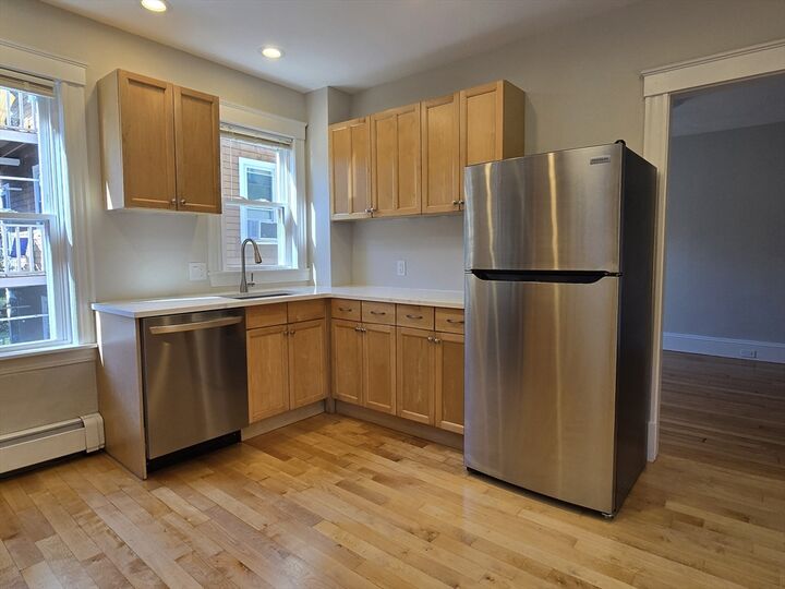 Property Photo:  8-10 Chatham St 4  MA 02139 