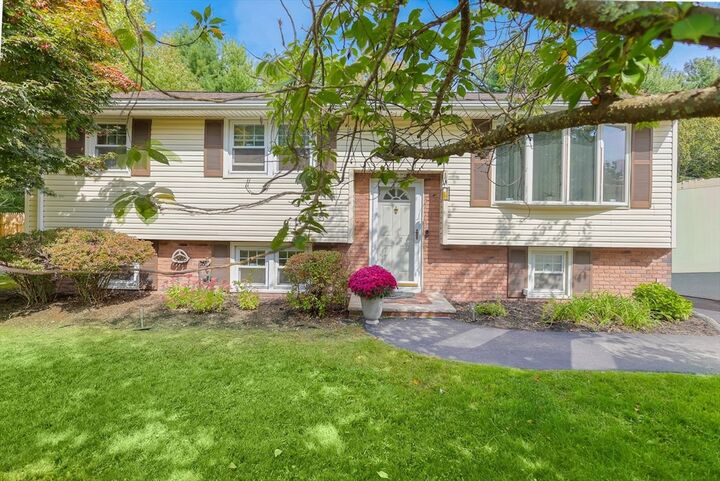 Property Photo: 31 Harjean Rd MA 01821