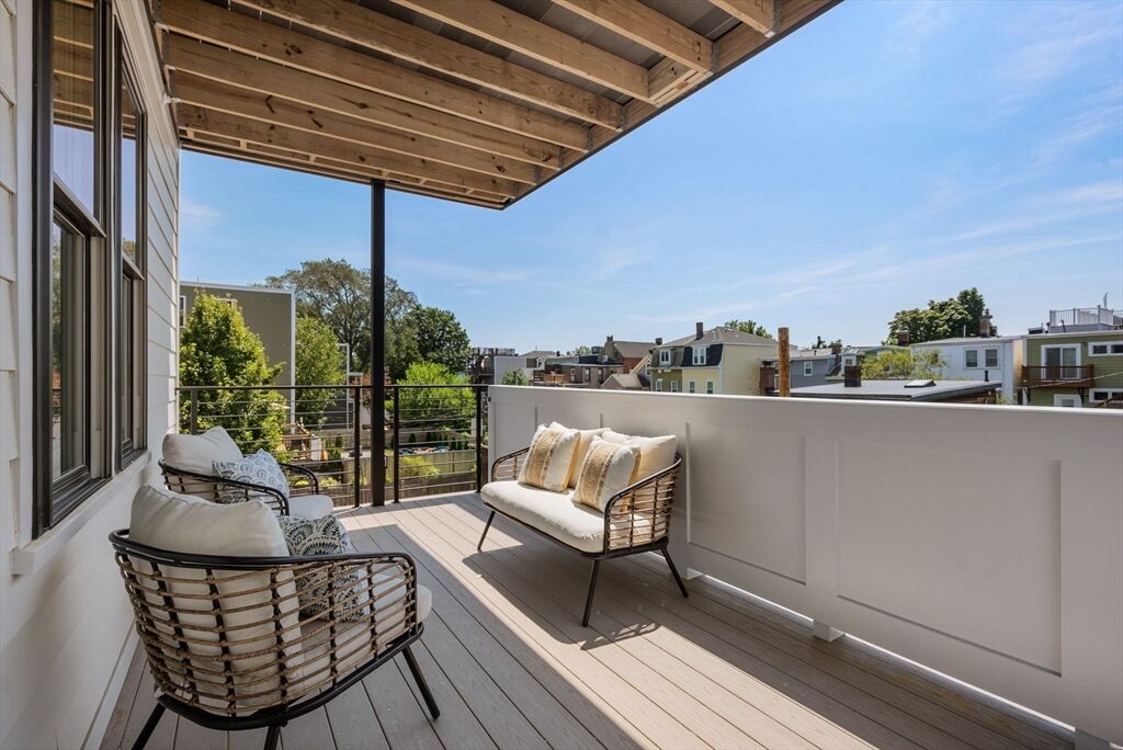 Property Photo: 527 East 7th Street 3 MA 02127