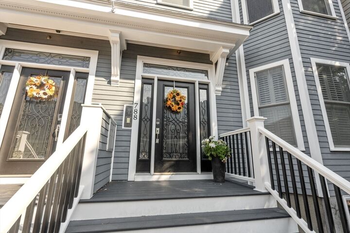 Property Photo: 788 E 4th St 3 MA 02127