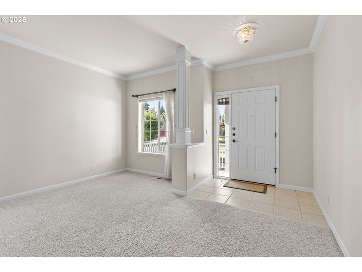 Property Photo:  456 Naismith Blvd  OR 97404 