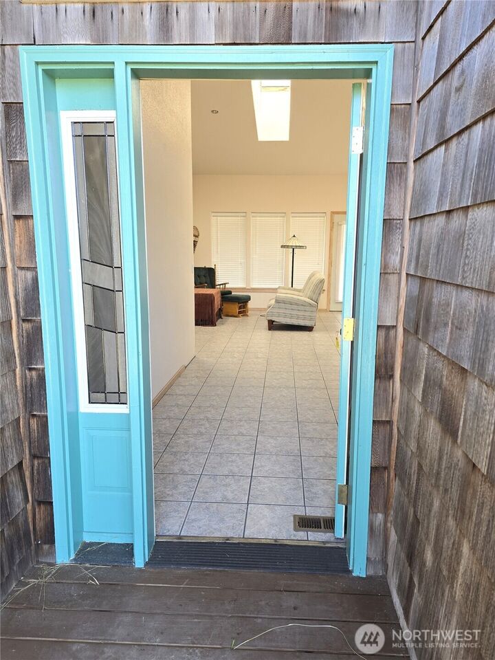 Property Photo:  30100  H Street  WA 98640 