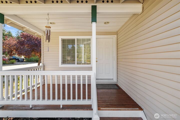 Property Photo:  4204  146th Place SW  WA 98087 