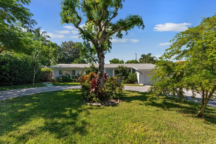 Property Photo:  919 NE 26th Avenue  FL 33062 