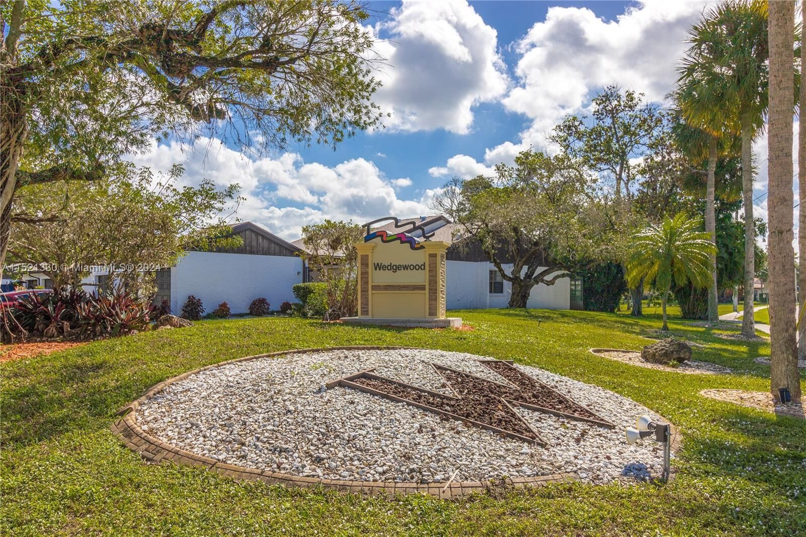 Property Photo:  6343 W Pinehurst Circle W D36  FL 33321 