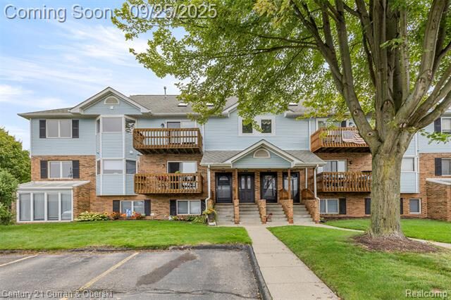 Property Photo: 331 Pinewood Circle MI 48170